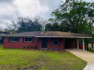 4725 Charles St, Moss Point, MS 39563