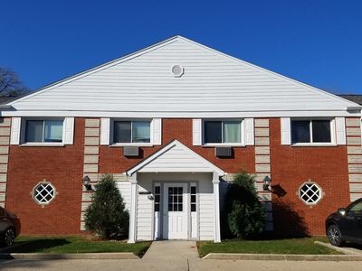 1719 Grove St APT 10, Glenview, IL, 60025