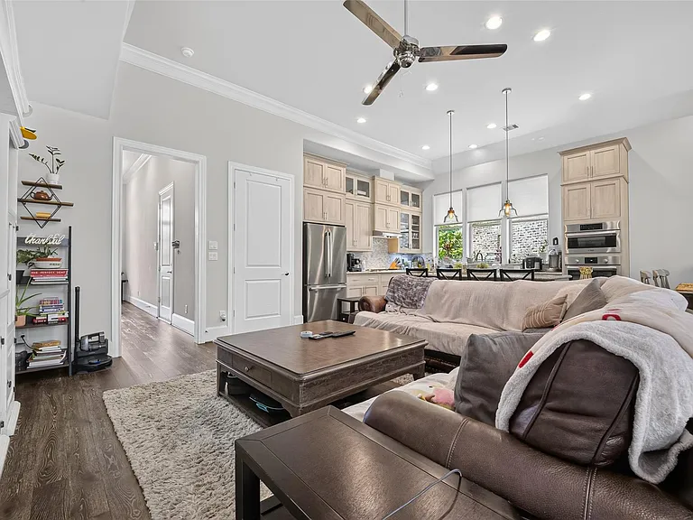 2703 Kinsley Oaks Dr — Photo 8