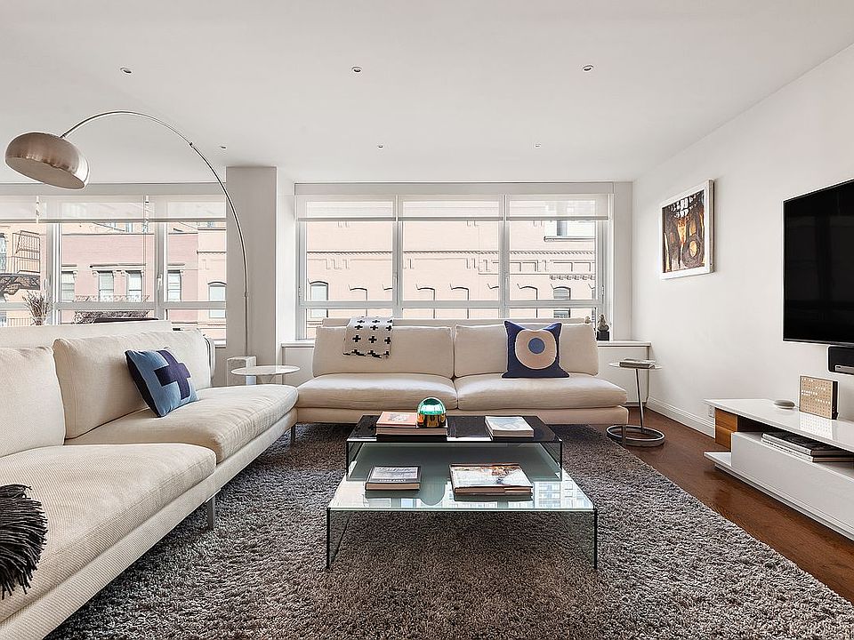 1st image of 200 E 94th St APT 322