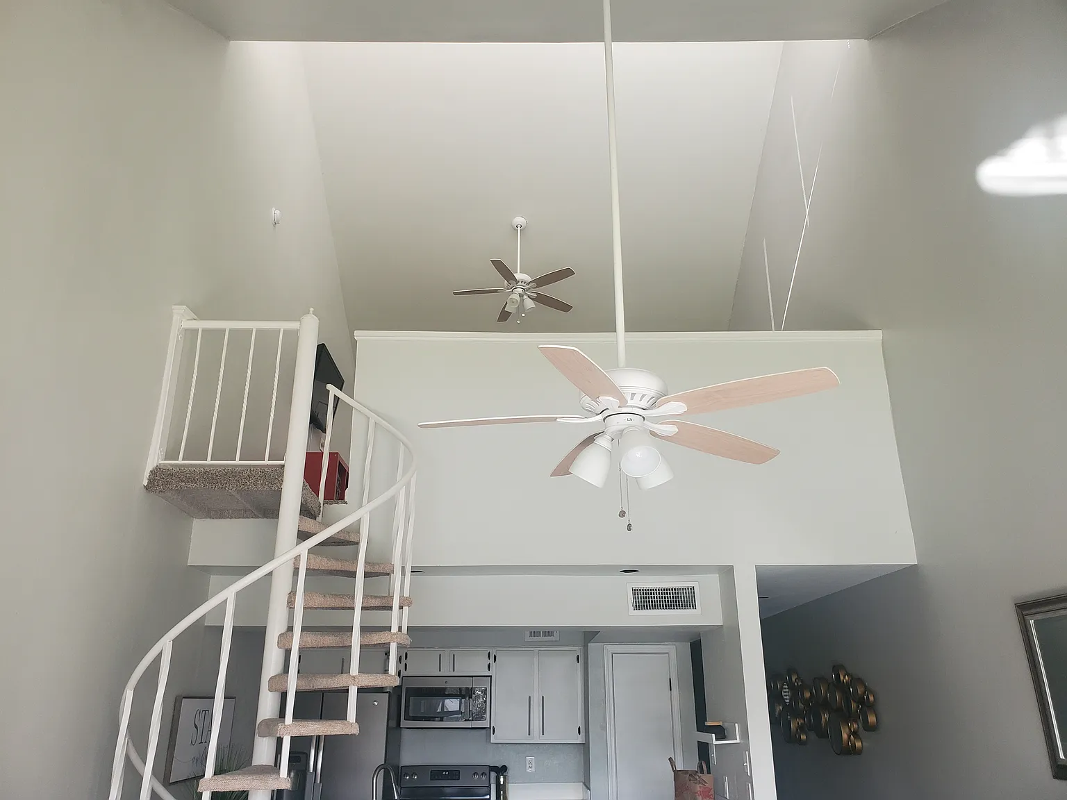 2 bed, 901 sqft, $1,850 — Photo 3
