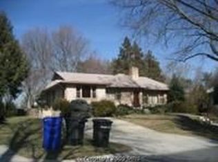 3203 Woodhollow Dr, Chevy Chase, MD 20815