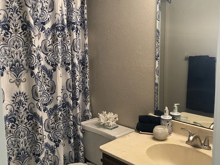 Country Club Condos — Photo 9