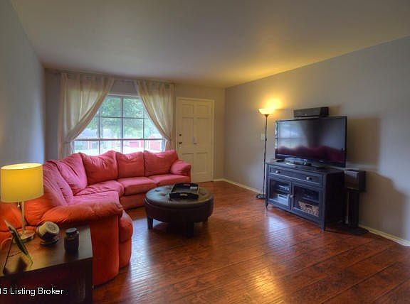 2716 Tregaron Ave-08