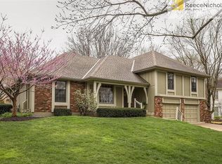 11911 Meadow Ln, Leawood, KS 66209