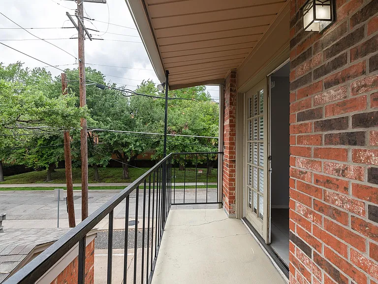 4525 Gilbert Ave #207 — Photo 10