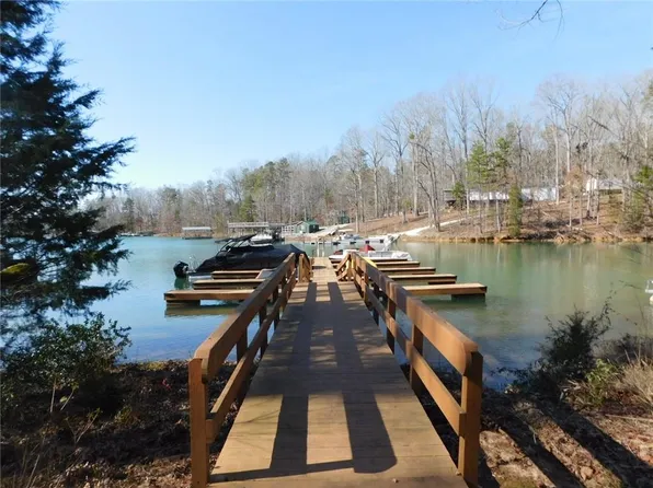 102 Pinnacle Pointe Dr, Seneca, SC 29672