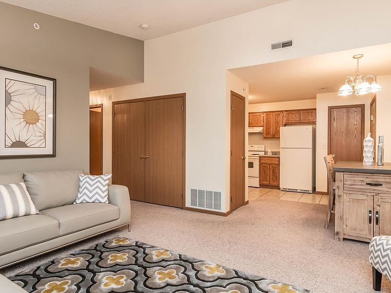 Pebblebrook Apartments and Townhomes Apartment Rentals Manhattan, KS