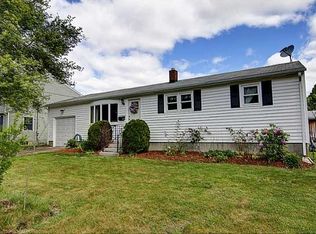 152 Circuit Dr, Riverside, RI 02915