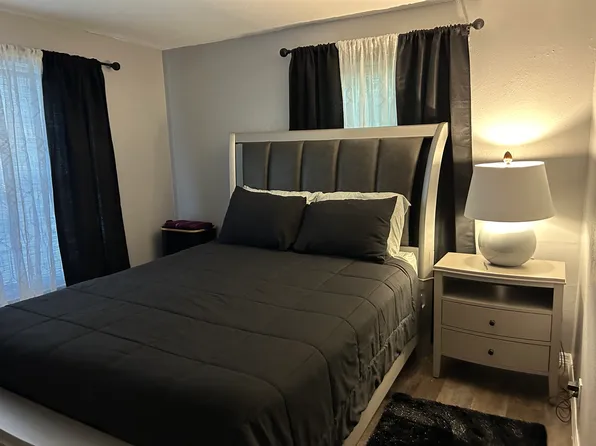 543 13th St N, Naples, FL 34102