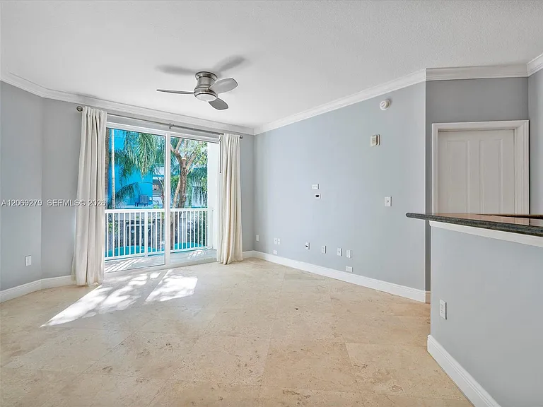 9172 Collins Ave #216 — Photo 4