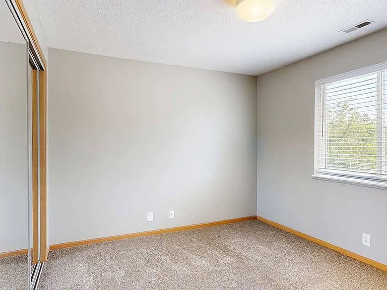 Highland View Apartments — Photo 118