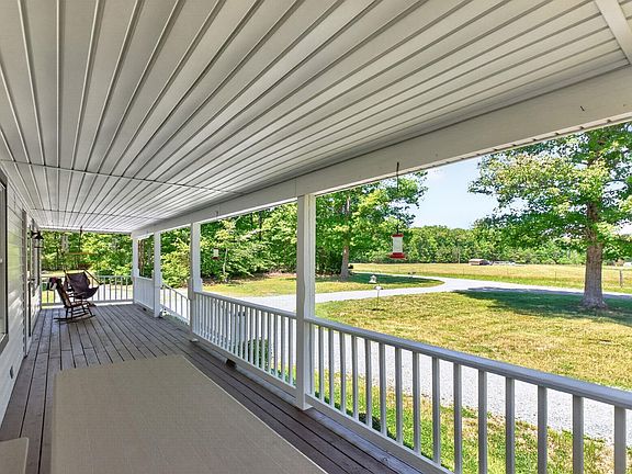 4th image of 256 Wagner Pl