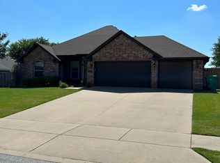 7972 Alivia Cir, Springdale, AR 72762