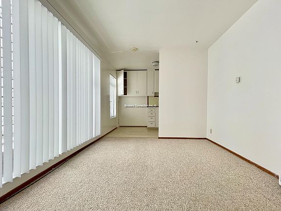3rd image of 1023 Irving St #2