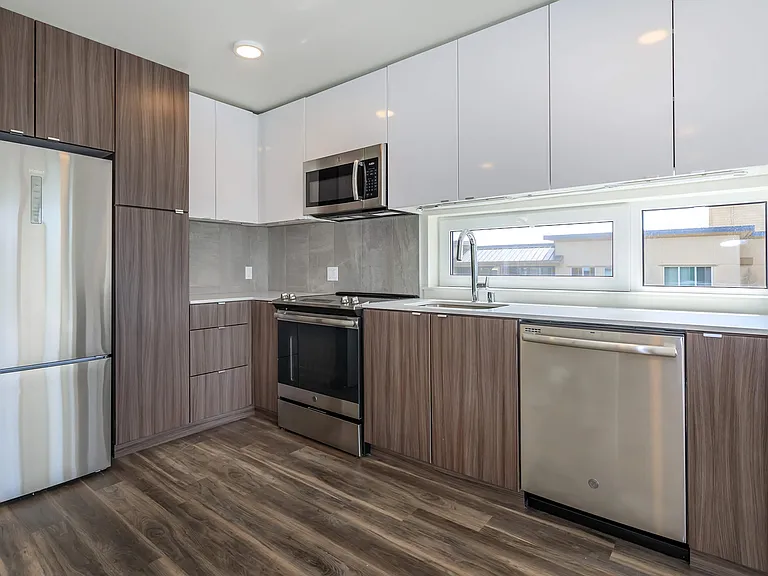 2112 E Denny Way — Photo 16