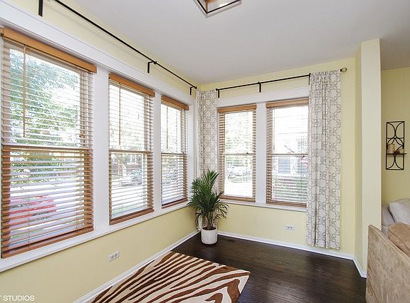 4th image of 4855 N Washtenaw Ave #1