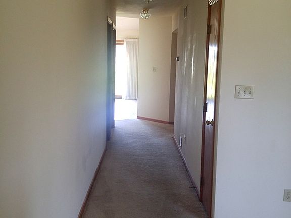 2nd image of 514 W Oak St