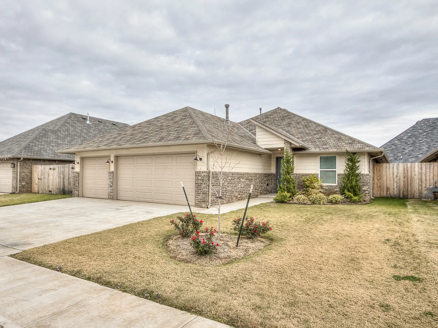 4 bed, 2058 sqft, $2,850 — Photo 1