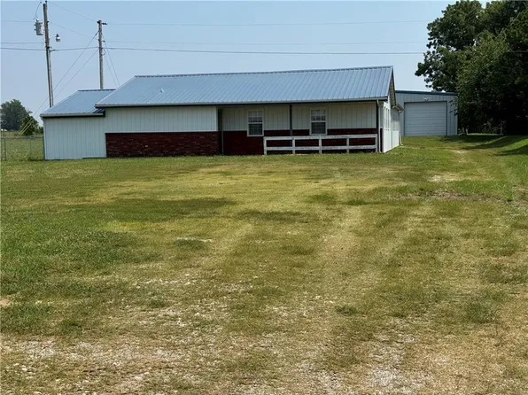 4775 S Highway 32, El Dorado Springs, MO 64744