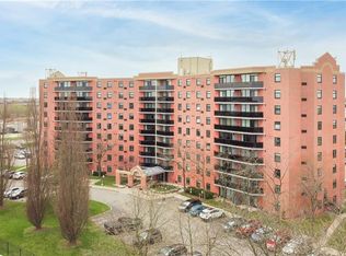 9 Bonheur Ct #207, Brantford, ON N3P1Z5
