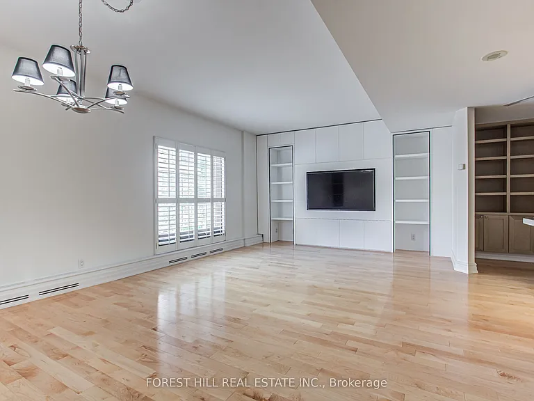 38 Avenue Rd #201 — Photo 8