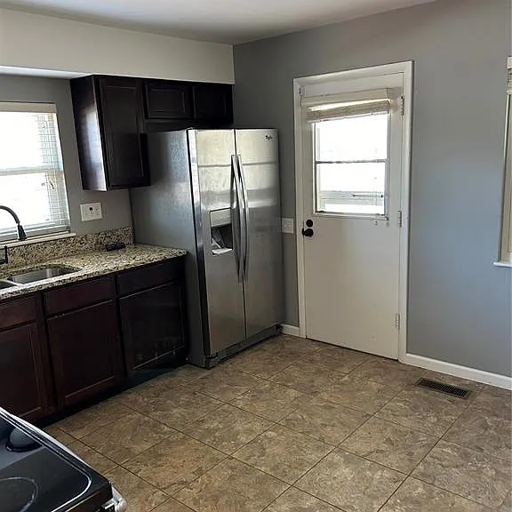 829 Lesparre Dr — Photo 8