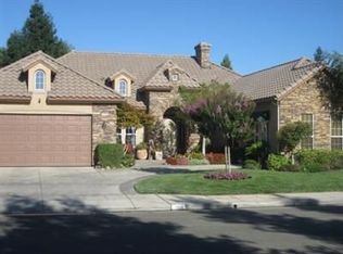 1114 N Orangewood Ave, Clovis, CA 93611