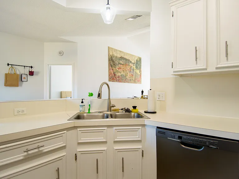 12905 Tilghman Trl — Photo 6