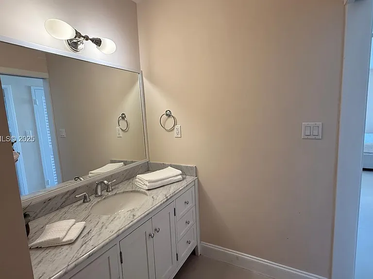 100 Lincoln Rd #1108 — Photo 12