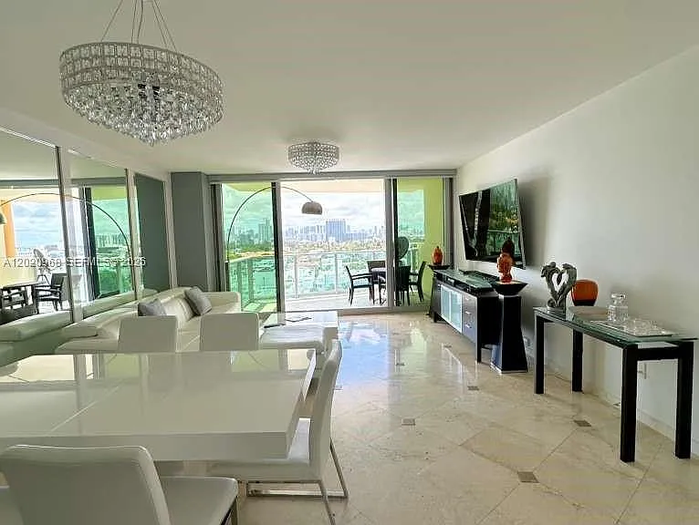 1455 Ocean Dr #1211 — Photo 2