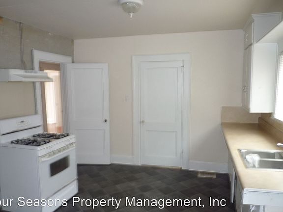 4th image of 227 Cedar St
