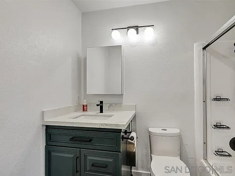 1124 Eureka St #17 — Photo 1