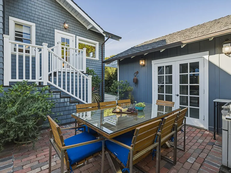 336 E Padre St — Photo 48