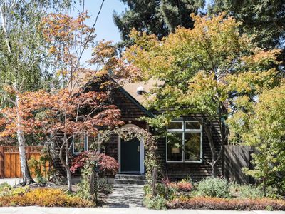 1031 Sevier Ave, Menlo Park, CA, 94025