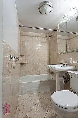 4th image of 521 E 5th St APT 4A