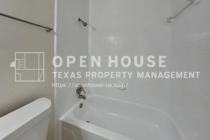 2631 Sherwood Hollow Ln — Photo 17