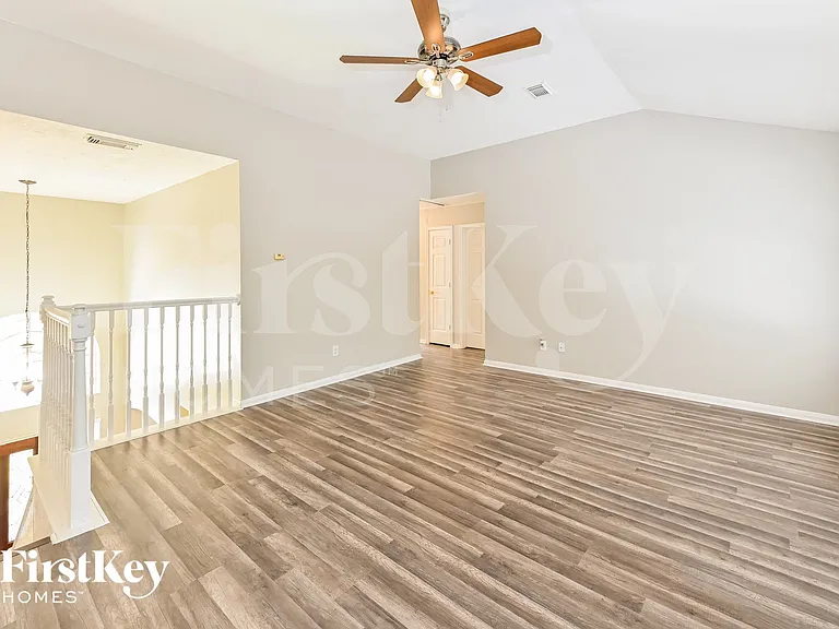 2614 Spring Bend Dr — Photo 7