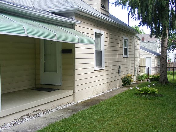 3rd image of 2505 Saint Charles Ave