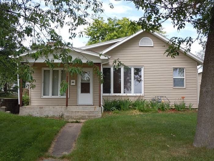 1st image of 706 Pine St