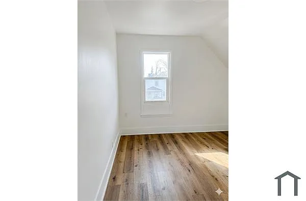 Building Photo - 311 B St #2