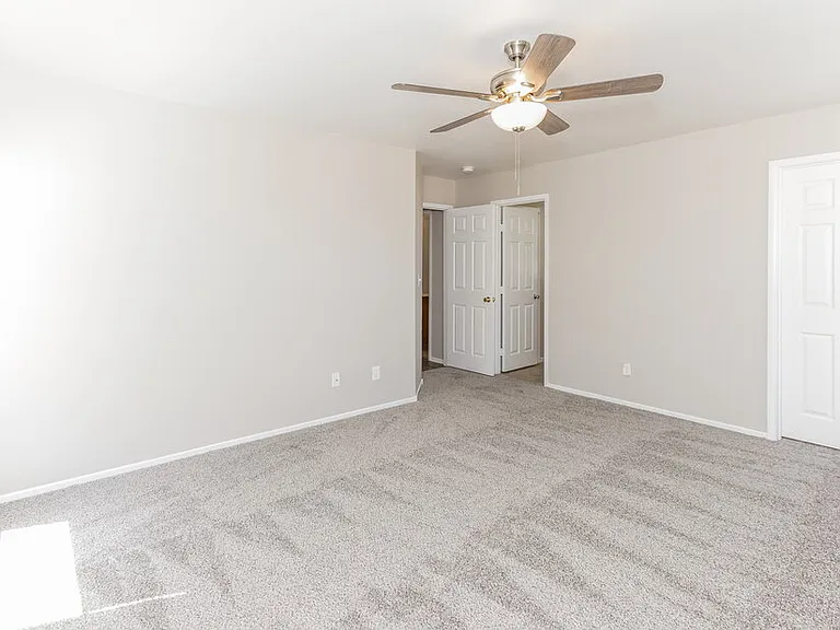 70 Glen Park Ave — Photo 9