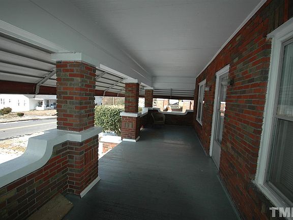 4th image of 604 N Hyde Park Ave