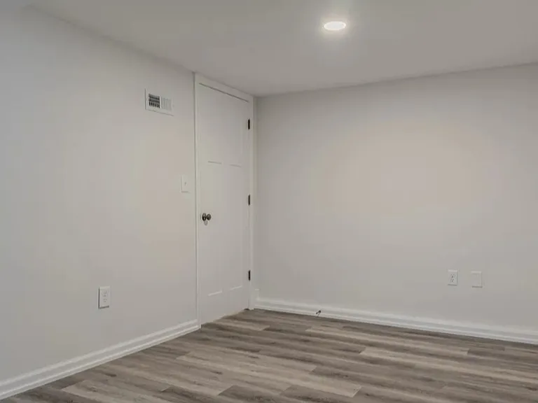 527 Bertrand St — Photo 26