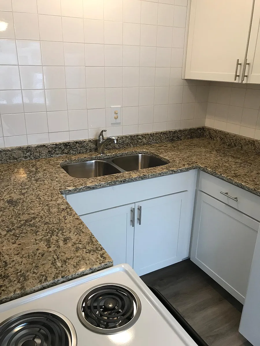 Building Photo - 725 Wayzata Blvd E #7