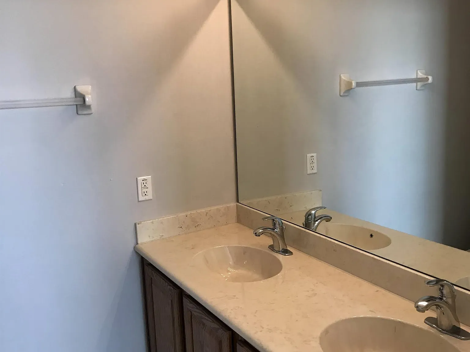 3557 Sanctuary Dr B - 1 — Photo 3