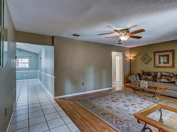 4th image of 3161 S Orleans Way