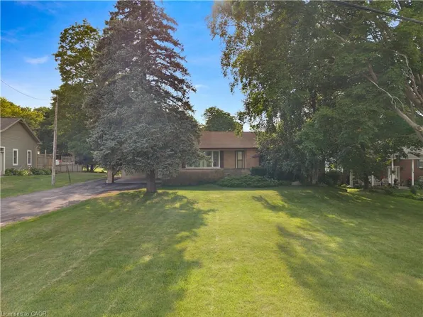 1645 King St N, Woolwich, ON N0B 2N0