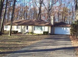 2394 Dentzler Rd, Parma, OH 44134