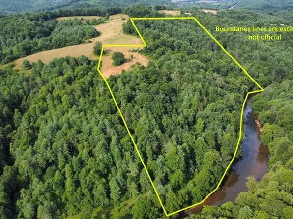Penny Ln, Hillsville, VA 24343